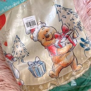 BNWT! RETIRED RARE PRINT ✨ Disney’s Winnie the Pooh Christmas Tree Skirt! 🎄🍯